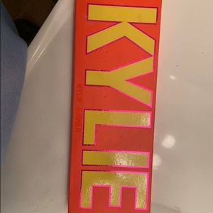 kylie summer palette